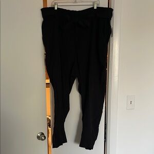 Old Navy Black Ankle Cropped Pants
